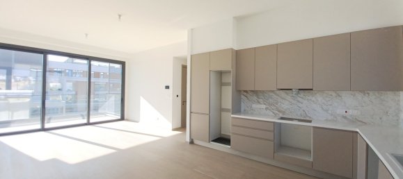 3 bedrooms Apartment in Germasogeia, Cyprus No. 749 6