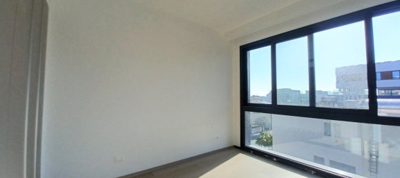 3 bedrooms Apartment in Germasogeia, Cyprus No. 749 8