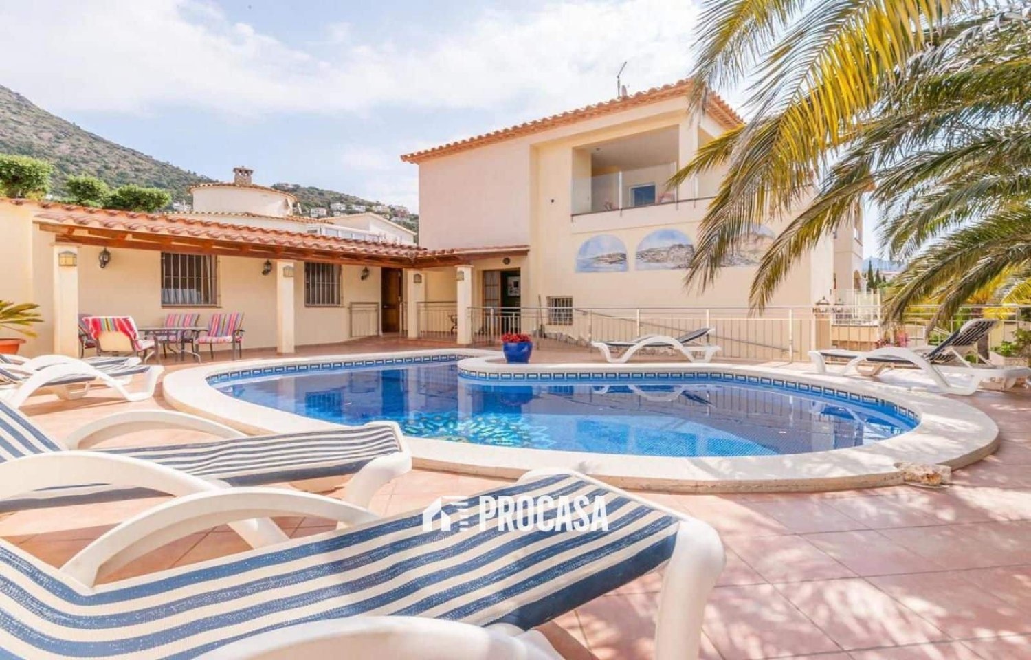 5 bedrooms House in Roses, Spain No. 161962