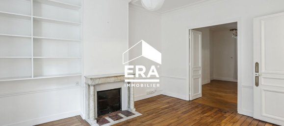 1 bedroom Apartment in Paris, France No. 186269 3