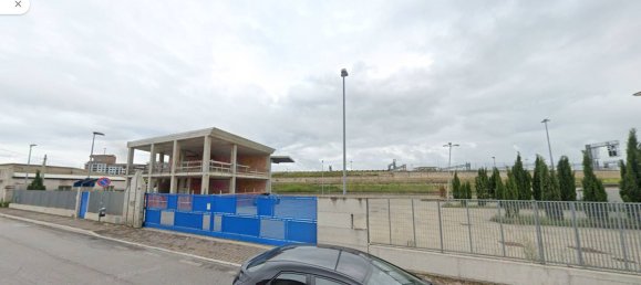 250m² Office in Pescara, Italy No. 126750 3