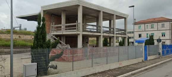 250m² Office in Pescara, Italy No. 126750 14