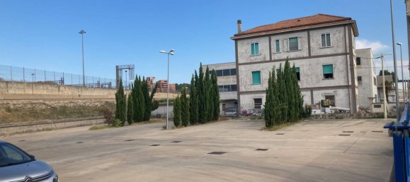 250m² Office in Pescara, Italy No. 126750 8