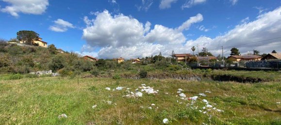 Terreno de 1 habitación en Mascalucia, Italy No. 67100 13
