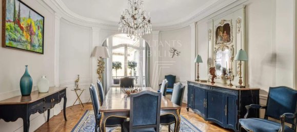 4 bedrooms Apartment in Paris, France No. 105731 5