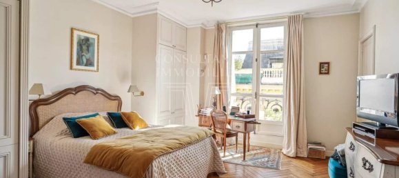 4 bedrooms Apartment in Paris, France No. 105731 6