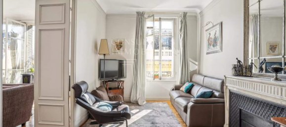 4 bedrooms Apartment in Paris, France No. 105731 4