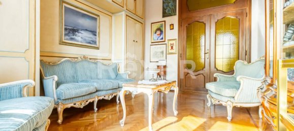 3-salle Appartement à Turin, Italy No. 12302 2