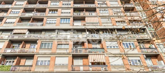 3-salle Appartement à Turin, Italy No. 12302 25