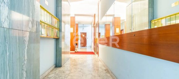 3-salle Appartement à Turin, Italy No. 12302 24