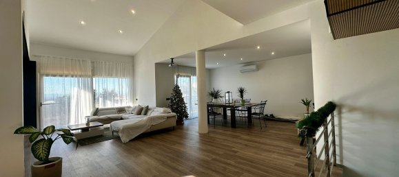 5 bedrooms House in Palau-saverdera, Spain No. 186010 3