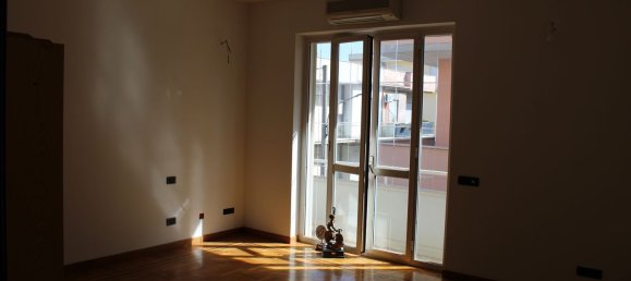 Dúplex de 5 dormitorios en Nettuno, Italy No. 356452 23