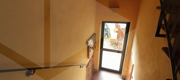 Квартира с 2 комнатами в Кальчиная, Италия № 22088 10