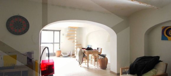 Квартира с 2 комнатами в Кальчиная, Италия № 22088 6