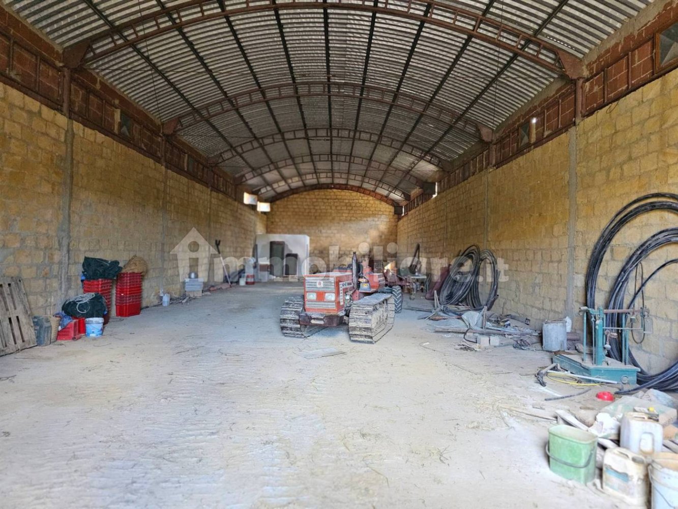 Grundstück in Enna, Italy 330m², Nr. 348901