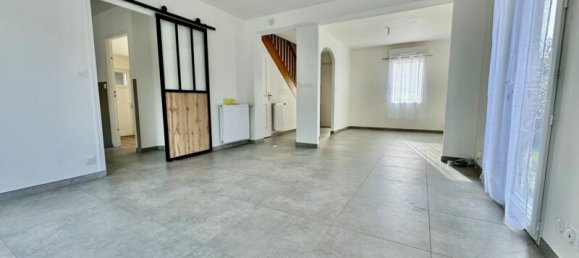 4 bedrooms House in Laval, France No. 278034 3