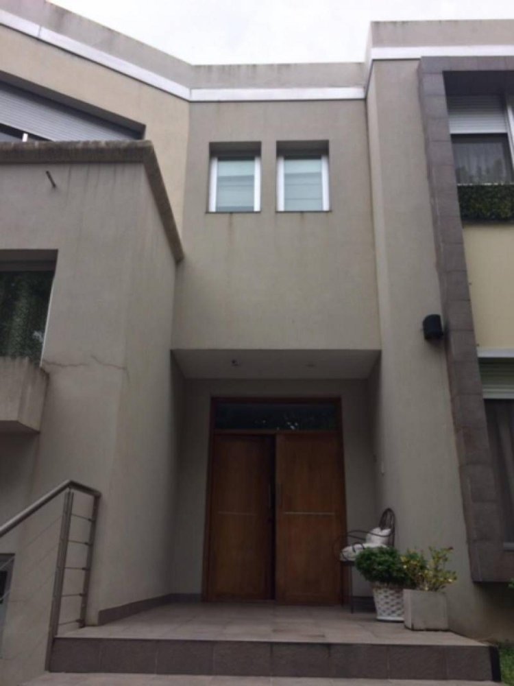 4 bedrooms House in San Isidro, Argentina No. 11698