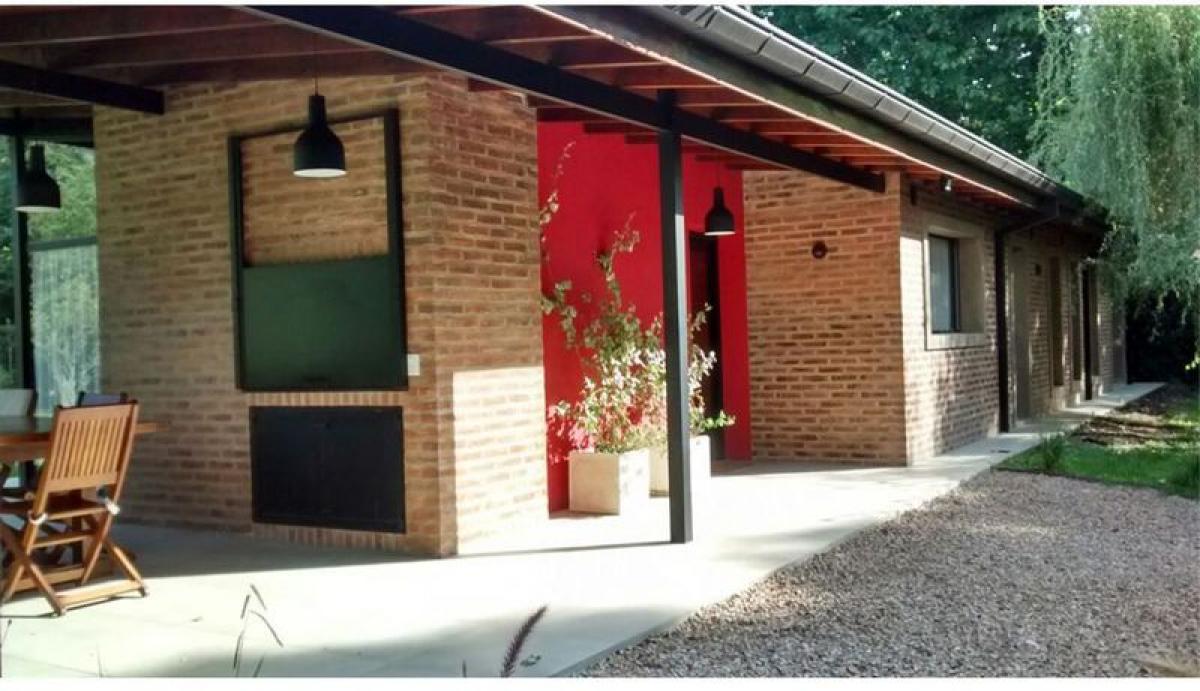 Дом с 3 спальнями в Эскобар, Аргентина № 82031