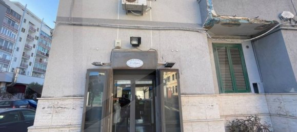 Imóvel comercial de 1 divisão em Bari, Italy N.º 18263 5