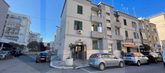 Imóvel comercial de 1 divisão em Bari, Italy N.º 18263 6