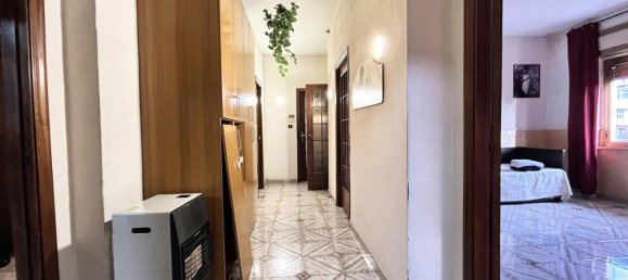 5-salle Appartement à Naples, Italy No. 36054 23