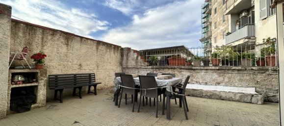 5-salle Appartement à Naples, Italy No. 36054 12