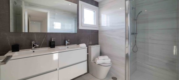 3 Schlafzimmer Wohnung in Punta Prima, Spain, Nr. 11145 8