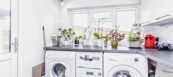 3 bedrooms Commercial property in London, United Kingdom No. 11582 6