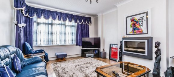 3 bedrooms Commercial property in London, United Kingdom No. 11582 2