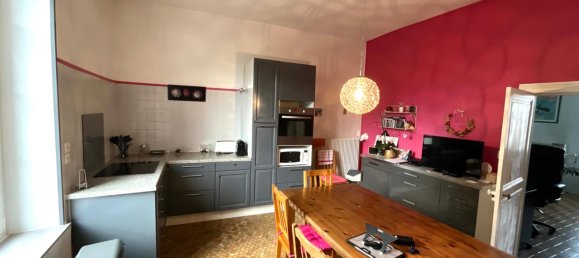 4 bedrooms House in Mehun-sur-Yevre, France No. 226126 3