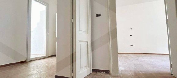 2-salle Bâtiment à Triggiano, Italy No. 30745 10