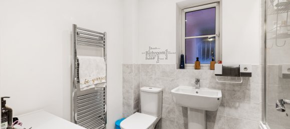 3 bedrooms House in Horley, United Kingdom No. 978 24