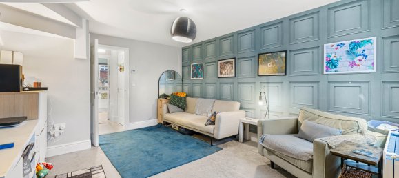 3 bedrooms House in Horley, United Kingdom No. 978 12