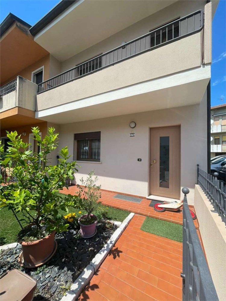 6 rooms House in Vazzola, Italy No. 264486