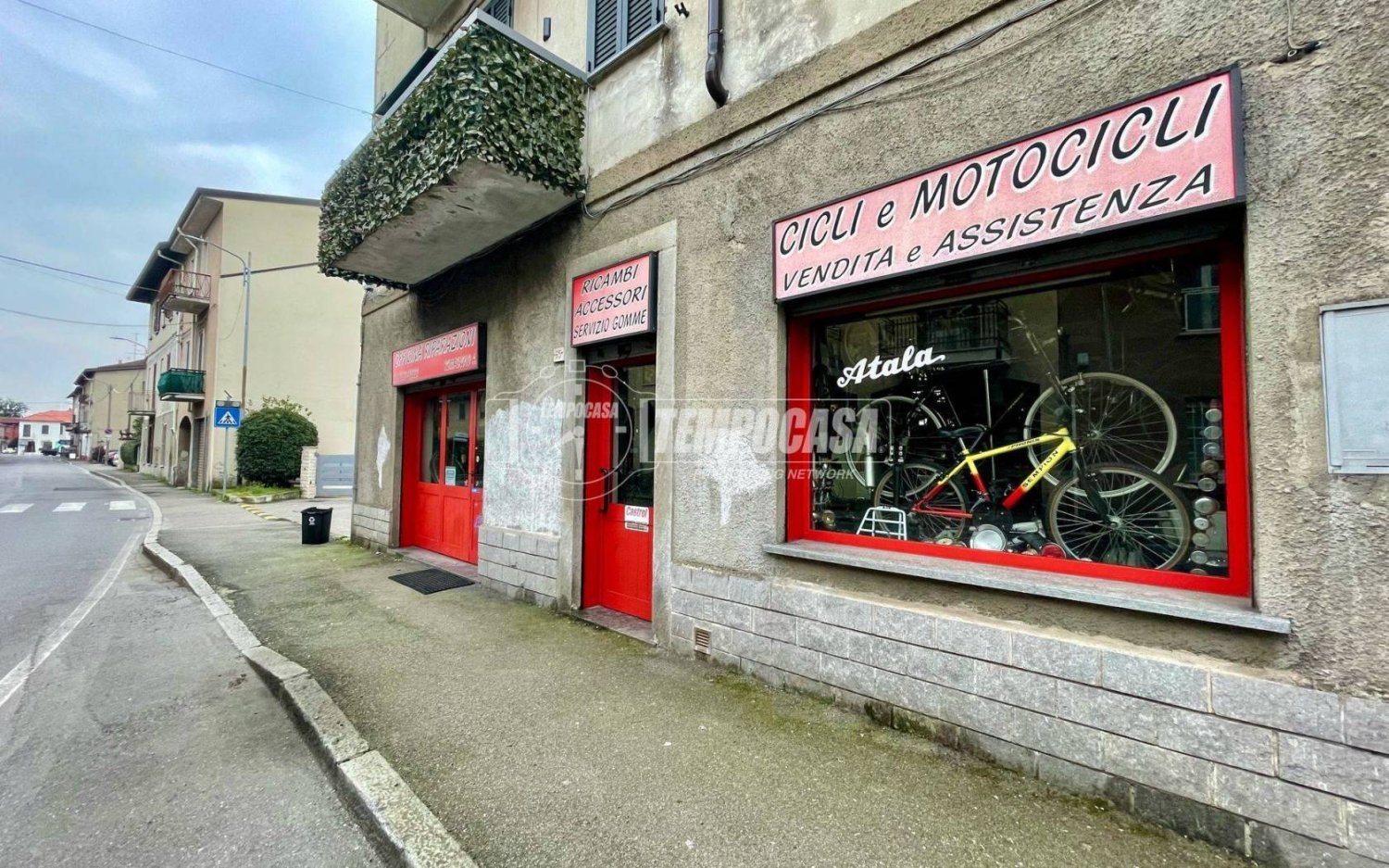 2-salle Propriété commerciale à Lentate sul Seveso, Italy No. 96243