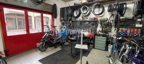 2-salle Propriété commerciale à Lentate sul Seveso, Italy No. 96243 6