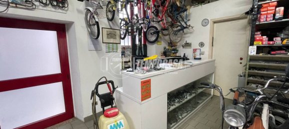 2-salle Propriété commerciale à Lentate sul Seveso, Italy No. 96243 11