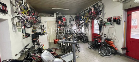 2-salle Propriété commerciale à Lentate sul Seveso, Italy No. 96243 4