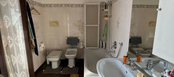 5 rooms Apartment in Barni, Italy No. 75082 25