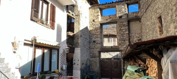 5 rooms Apartment in Barni, Italy No. 75082 11