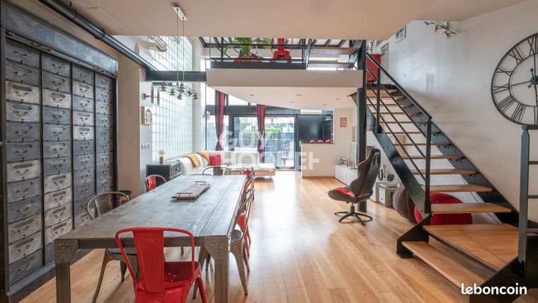 Apartamento de 3 dormitorios en Les Lilas, France No. 359302