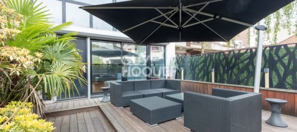 Apartamento de 3 dormitorios en Les Lilas, France No. 359302 7
