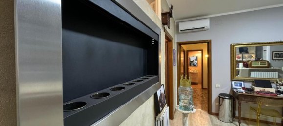 Квартира с 3 комнатами в Пиза, Италия № 123955 14