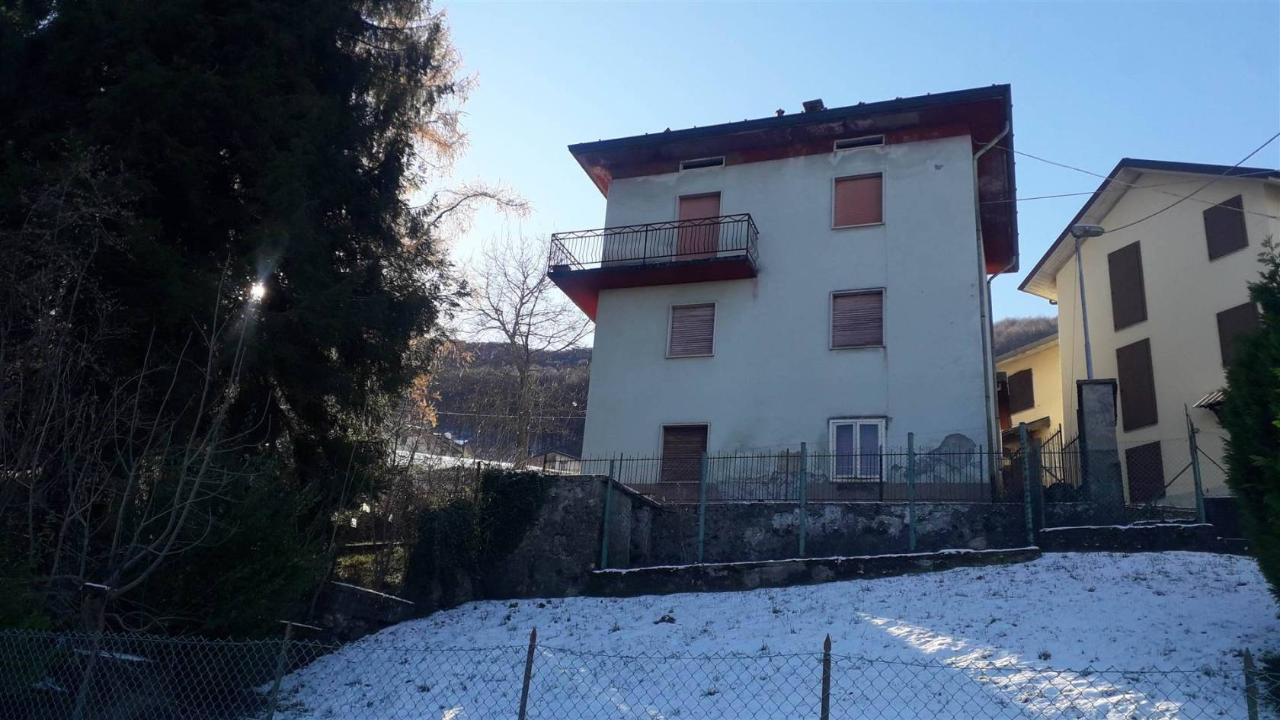 Casa de 5 divisões em Costa Valle Imagna, Italy N.º 32825
