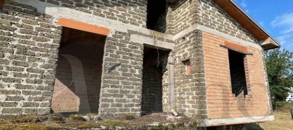 Дом с 7 комнатами в Понтекорво, Италия № 173883 9