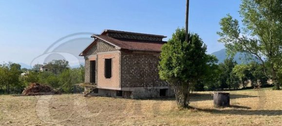 Дом с 7 комнатами в Понтекорво, Италия № 173883 2