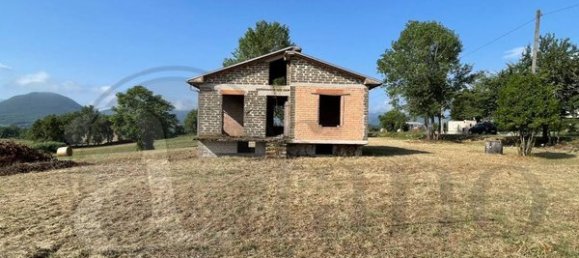 Дом с 7 комнатами в Понтекорво, Италия № 173883 5