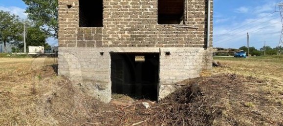 Дом с 7 комнатами в Понтекорво, Италия № 173883 16