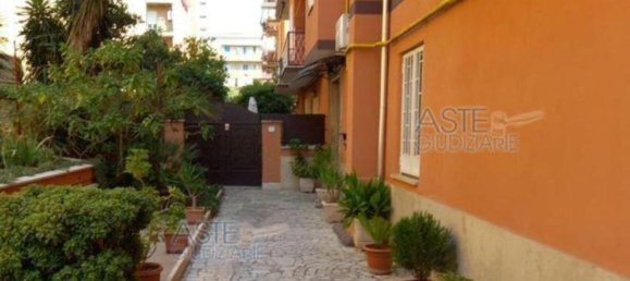 4 rooms Apartment in Rome, Italy No. 227555 4