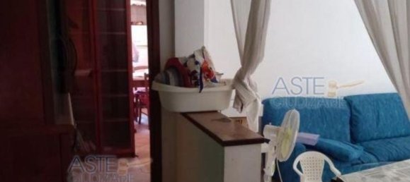 4 rooms Apartment in Rome, Italy No. 227555 9